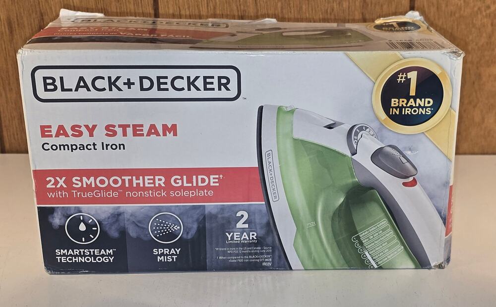 Black+Decker IR02V Easy Steam Compact Iron Green White w/ Box & Manual